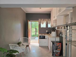 Grey Crescent living - 6