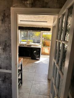 5 Bedroom house Doncaster - 2