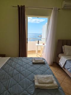 Guest - SEA BREEZE APARTMENTS 2 - 7