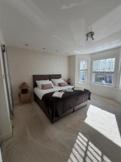 Stylish 4 Bed House Central Reading - Free Parking - 6