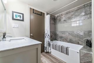 Bright & Cozy Central Retreat - 8