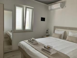 BOL House Viki - center, pool, sauna, sea view! - 7