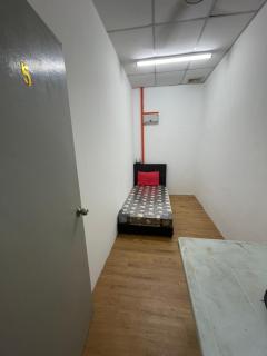 OnTop 3stair Budget Room Near Pasirgudang Masai - 9