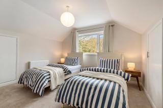 Fern Hill - Close to Village and Beach - 5