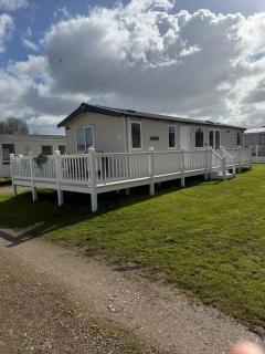 Serenity 2 No 98 Central lounge sleeps 6 x 3 bedrooms x 2 bathrooms - 0