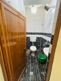 S K Pen Guest House - 1