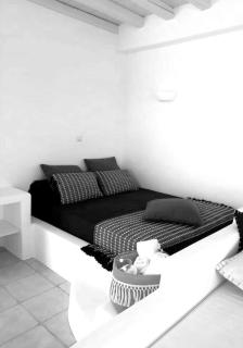 Cycladic seaside studio - 9