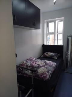 Single Cosy Room near CBS Arena and M6 in CV6 4DF - 0