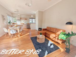 Fresh Classic 3BR Private Home Quiet Area Free Parking Easy Access - 9