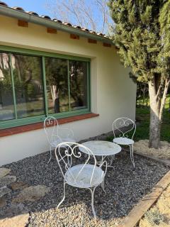 Maison dans grand parc au pied du village - 1