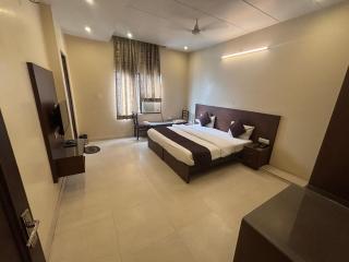 Hotel Raghav Palace 1 km Jaipur Junction & Bus Stand Sindhi Camp - 1