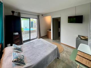Le Morne Base - Stylish, Pool & Rooftop - 3
