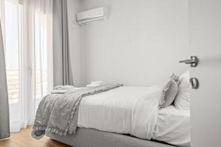 Urban Luxury Apartment in Central Heraklion With Balcony View - 8