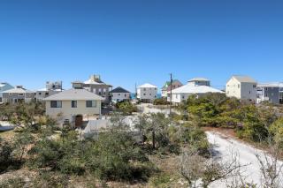 Salt Cured by Pristine Properties Vacation Rentals - 4