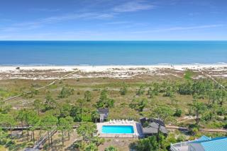 Woofs and Waves by Pristine Properties Vacation Rentals - 8
