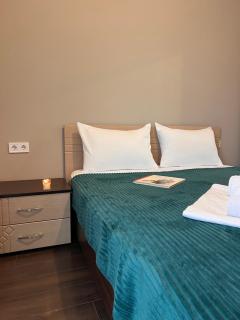 Modern Apartment with City View and Free Parking - 5
