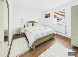 Whitstable 4 Bedroom House - 8