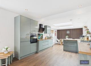 Whitstable 4 Bedroom House - 3