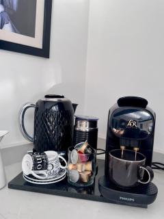 Luxury Ascot Villa Steps from Royal Ascot, 5 mins to Legoland Windsor Resort, 10 mins to Windsor Castle - 1