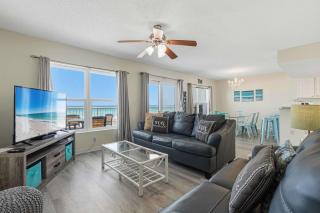 Beachfront condo with ocean & pool views beach setup included drive to dining - 9