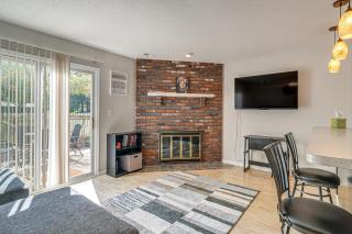 Explore Lincoln! Pet-Friendly Retreat w/ Patio - 2