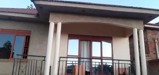 lyns home - 2