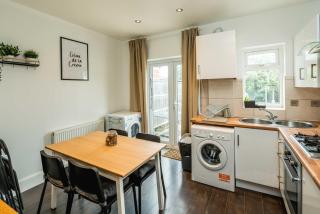 Lovely 3 bedroom house with Garden Parfield - 1