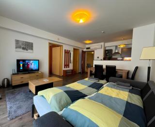 Central Residence - Easy Access & Parking - 0