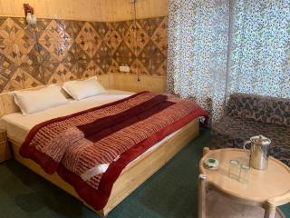 FABULOUS KASHMIR HOMESTAY Dal lake - 6