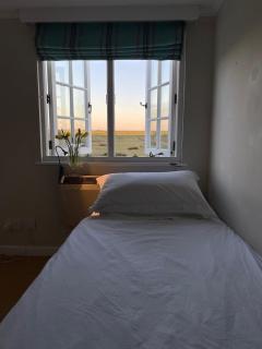 Beautiful Sussex Coastal Holiday Home - 9