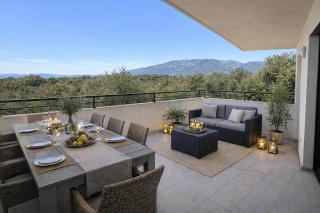 Appartement climatisé avec piscine et sublime vue - 9