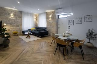 Stone Vista Luxury Apartment - 1