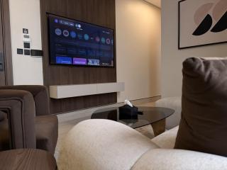 Amara Blvd Cozy Living Room G01 - 5