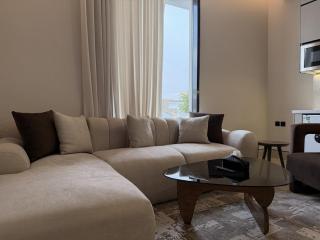 Amara Blvd Cozy Living Room G01 - 4