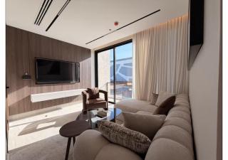 Amara BLVD 1BR Balcony with BLVD view 202 - 1