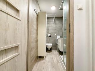 Reja Beige Apartment by BookingHost - 4