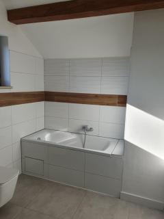 dom piętrowy, 3 sypialnie, salon, aneks kuchenny, ogród z zestawem wypoczynkowym, prywatny podjazd na 2 samochody, Wi-Fi - 9