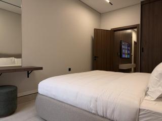 Amara BLVD 1BR G10 - 6