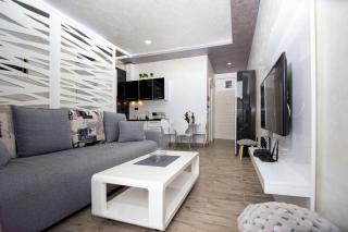 Victoria Studio 73 - 2