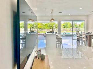 Waterfront Retreat, Heated Pool, Sand Court - 6