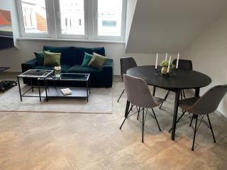Chic City Apartment - 6
