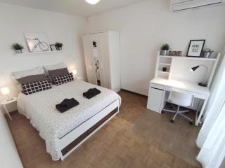 T4 3 chambres 4 étoiles clim avec garage ideal groupe tourisme et croisières proche Port Euromed Terrasses du port - Marseille - 6