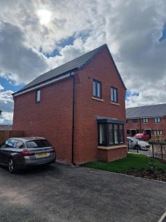 Heart of Derby, Tastefully Decorated 3 Bed Villa - 7