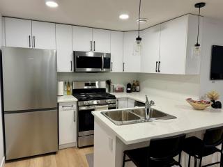 MLK Stay New 2BR Suite Near River Trails, Golf & Henday - 6