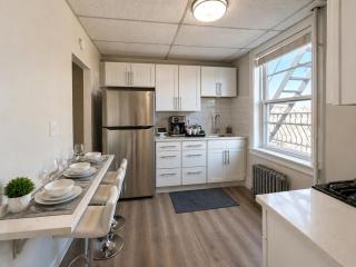 3 Bedroom Smart Apartment Sleeps 11 just 20 min to Times Square - 9