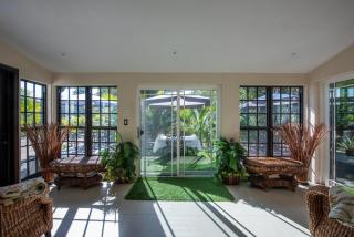 The Pilot House - Private 4 Suite Retreat Sleeps 8 - 9