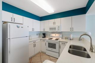Pelican Beach Resort 1818 - 5