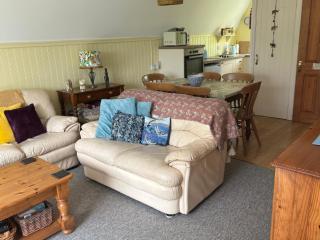 Helens Quiet Corner Lodge Peaceful Stay with Lovely Views - 3