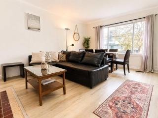 Cozy 2BR 1BA Retreat in Vibrant Vancouver - 5