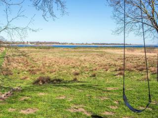 Retreat with Outdoor Whirlpool - 6